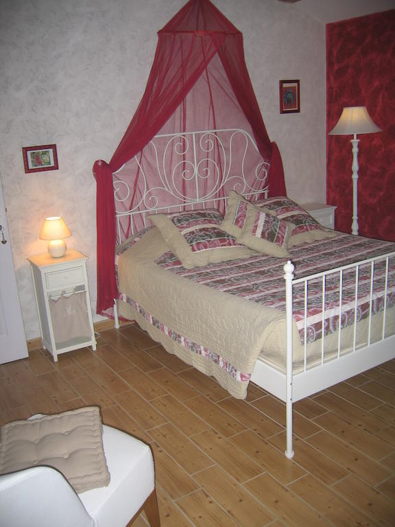 La Minaudiere Nueil-sous-les-Aubiers Room photo