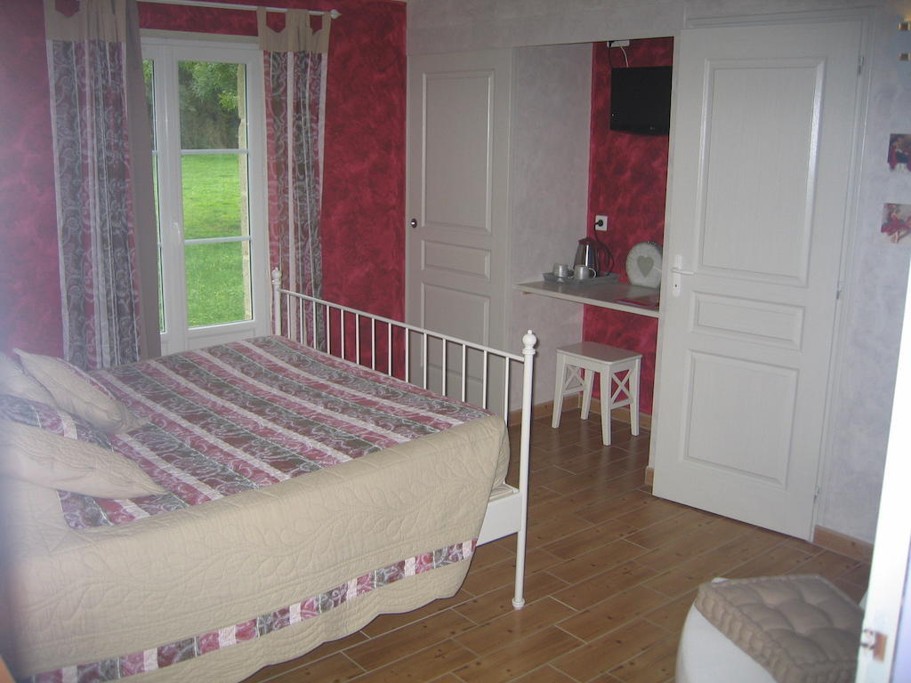 La Minaudiere Nueil-sous-les-Aubiers Room photo