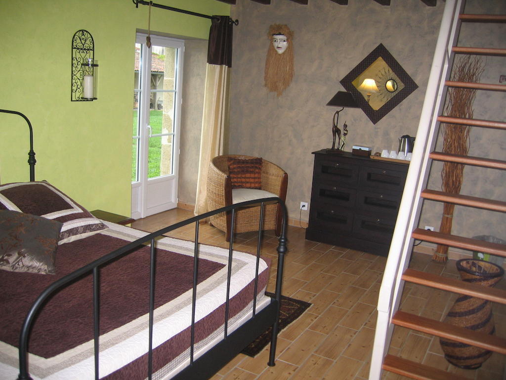 La Minaudiere Nueil-sous-les-Aubiers Room photo