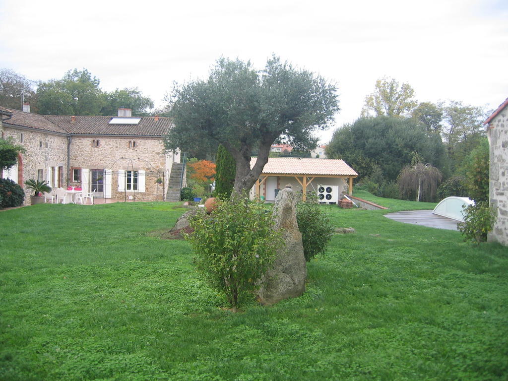 La Minaudiere Nueil-sous-les-Aubiers Exterior photo